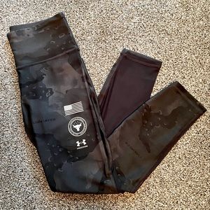 NWOT UA Project Rock no slip waistband ankle leggings